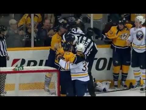 Jordin Tootoo souligne le retour de Ryan Miller à sa façon