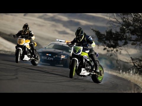 Motorcycle vs Car Drift Battle 2