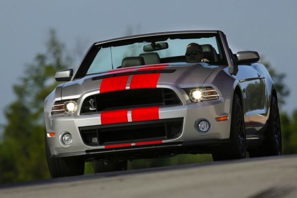 400 chevaux ou 4 litres aux 100 kilomètres?