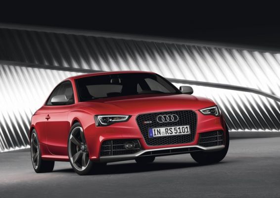 Audi RS5 : bête de route!