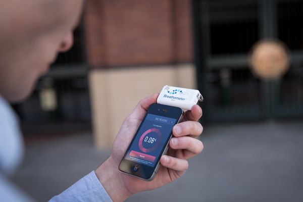 Gadget : un alcootest pour iPhone