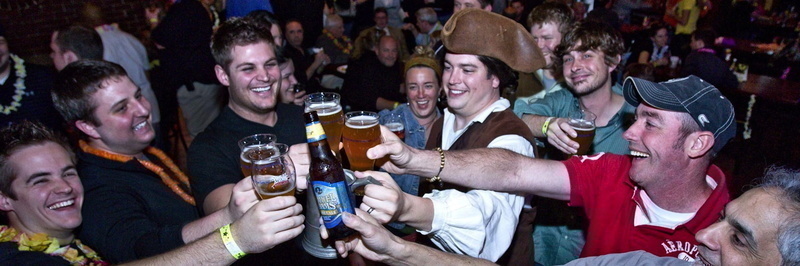 Étude : Pourquoi l’alcool peut nous rendre aussi ridicules?
