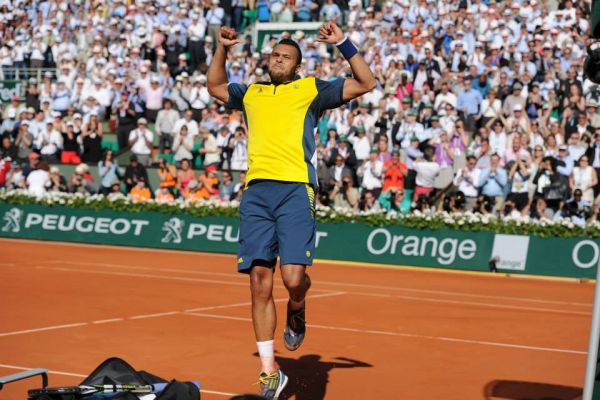 Tsonga fait une bouchée de Federer et un duel Nadal-Djokovic en demi-finale