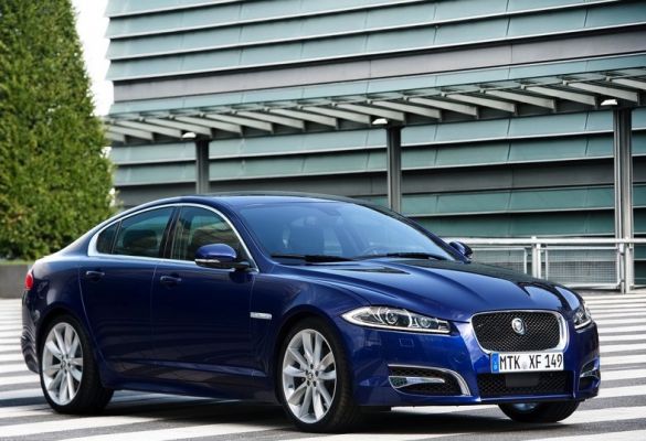 Jaguar XF 2013 ou comment aller chez le concessionnaire avec style!