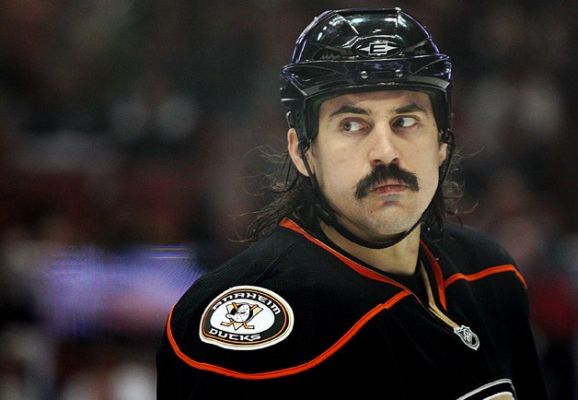 George Parros, une brute à Montréal!