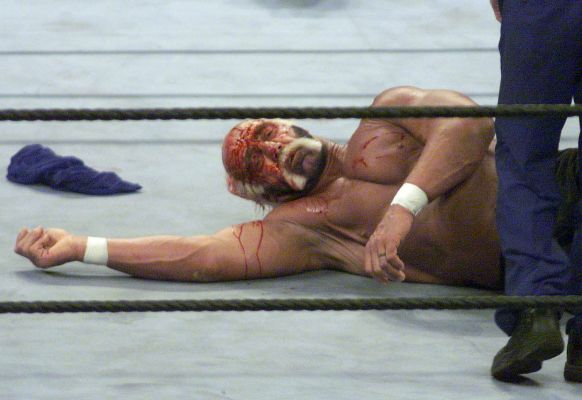 Le maire de Toronto bat Hulk Hogan au bras de fer