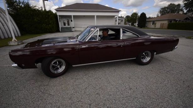 Le son d'un moteur V8 426 HEMI : jouissif!