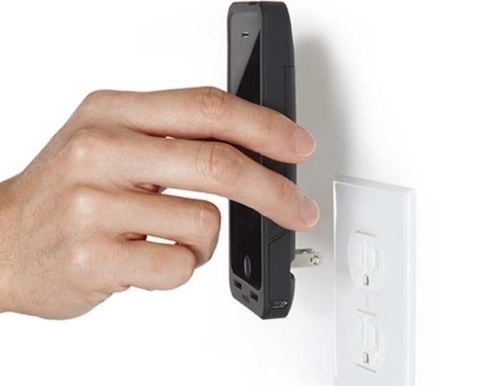 Gadget : Un boîtier pour recharger son iPhone directement dans le mur