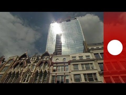 Insolite : Un immeuble qui fait fondre les voitures