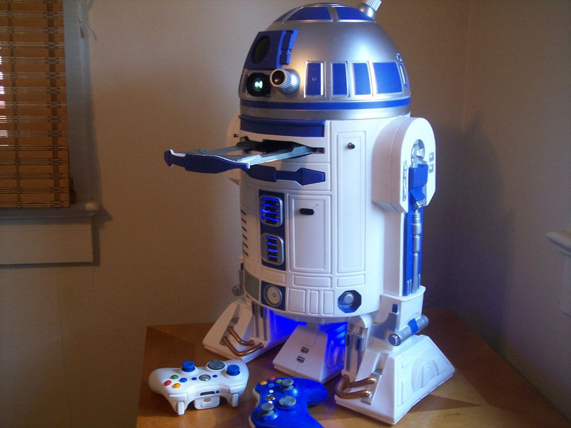 Gadget : une PS3 et une Xbox 360 intégrées dans R2-D2