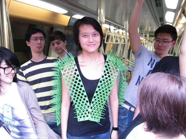 Gadget : Une veste qui protège votre bulle dans le transport en commun