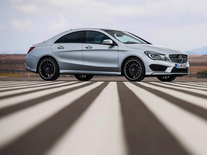 Mercedes-Benz CLA 250 2014 : Belle porte d'entrée