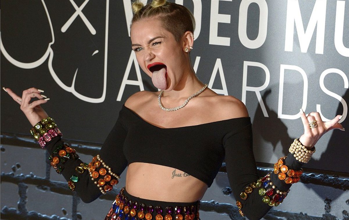 10 célébrités sans leurs dents! -10