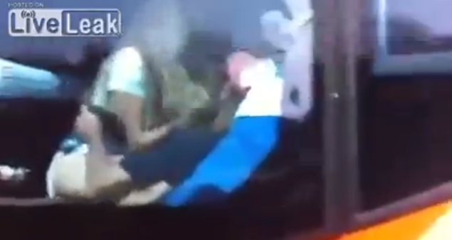 Un couple pris en train de faire l&rsquo;amour dans un autobus!