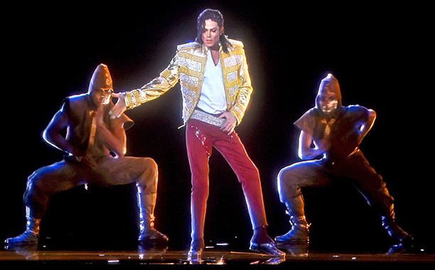 À VOIR! Michael Jackson revit en hologramme à Las Vegas!