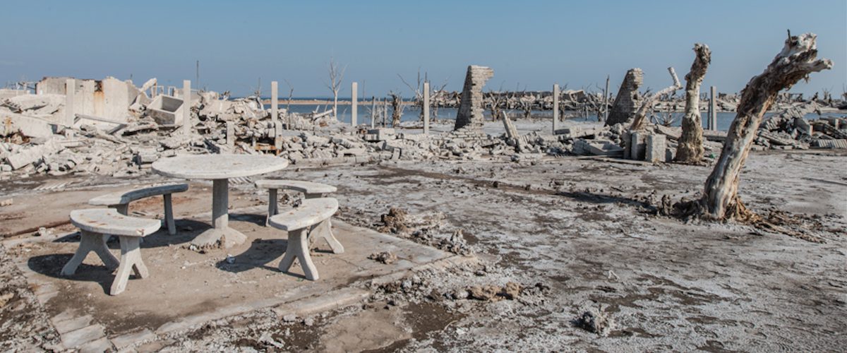 15 images angoissantes d'une ville abandonnée engloutie pendant 30 ans sous les eaux -2