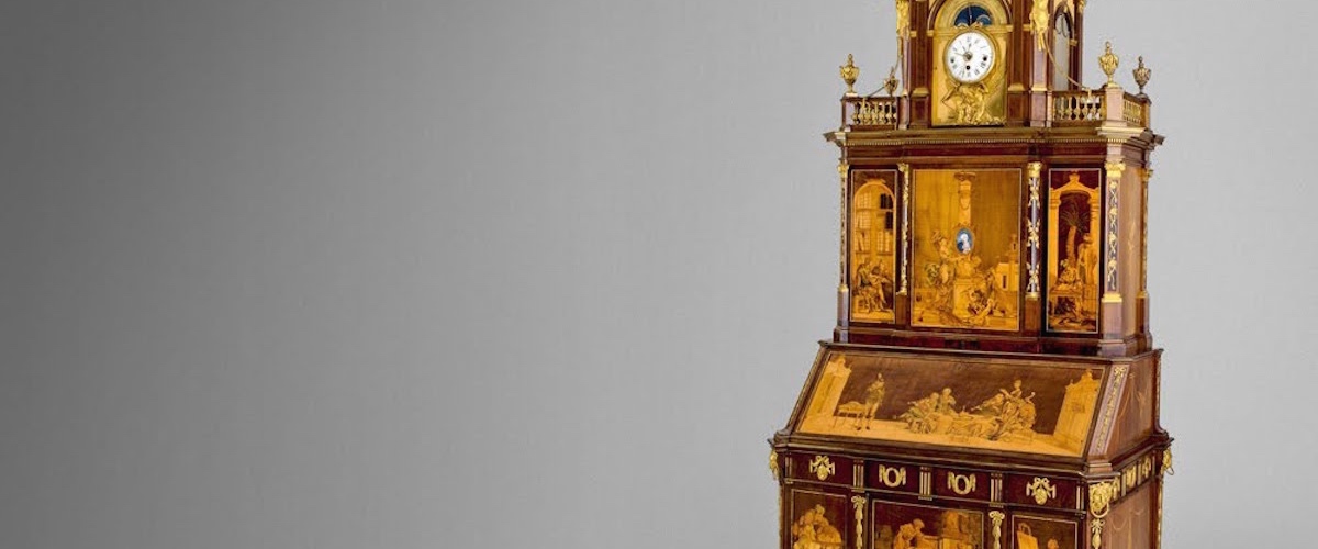 Ce meuble antique a plus de 200 ans et sa mécanique est incroyable