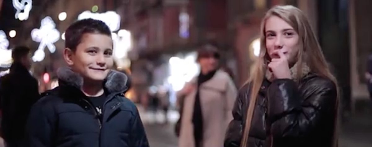 Touchant: Dans le monde des enfants, on ne frappe pas les autres