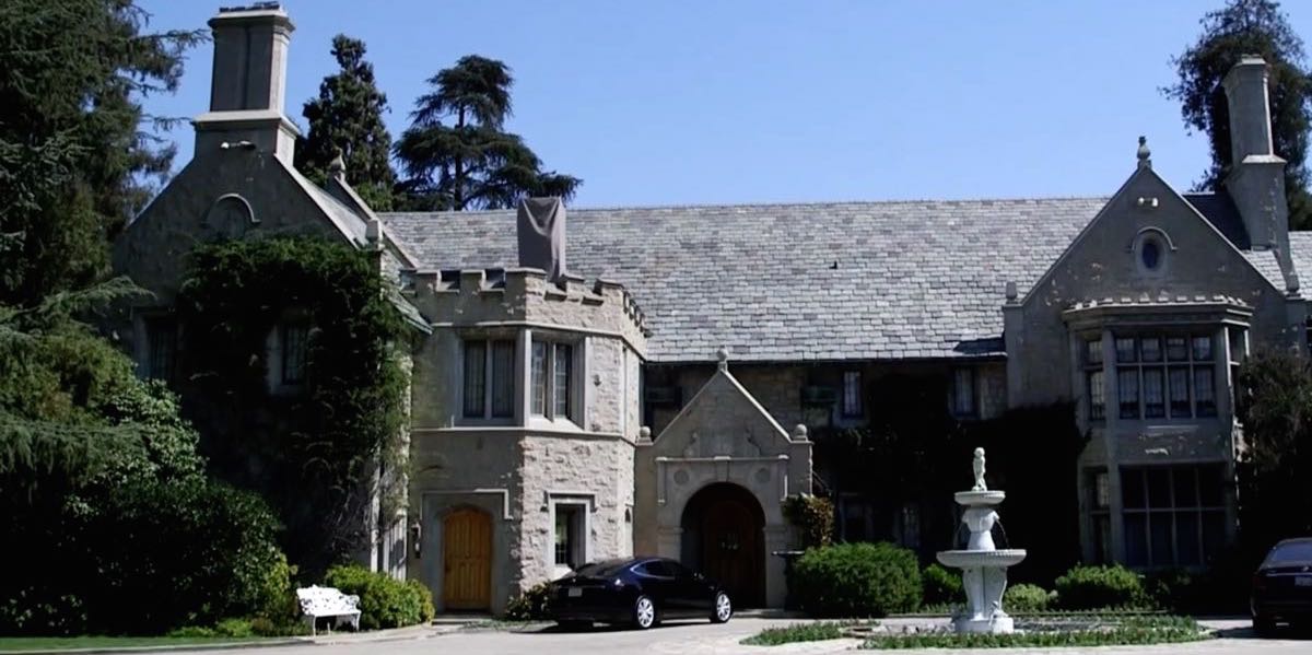 Une visite unique du Manoir Playboy par le fils du fondateur