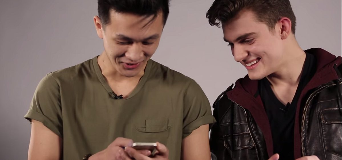 Des gars révèlent leur conversation par texte avec leur blonde et veulent mourir de honte