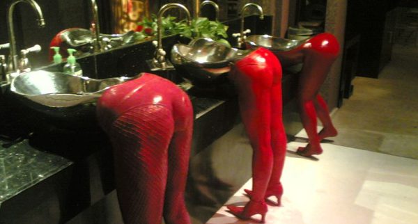 17 drôles de choses vues dans les toilettes pour hommes
