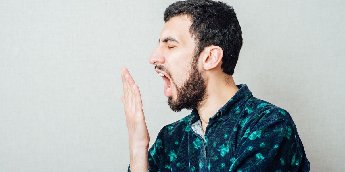 Voici LA façon de savoir si vous avez mauvaise haleine (et ce n’est pas de souffler dans votre main)