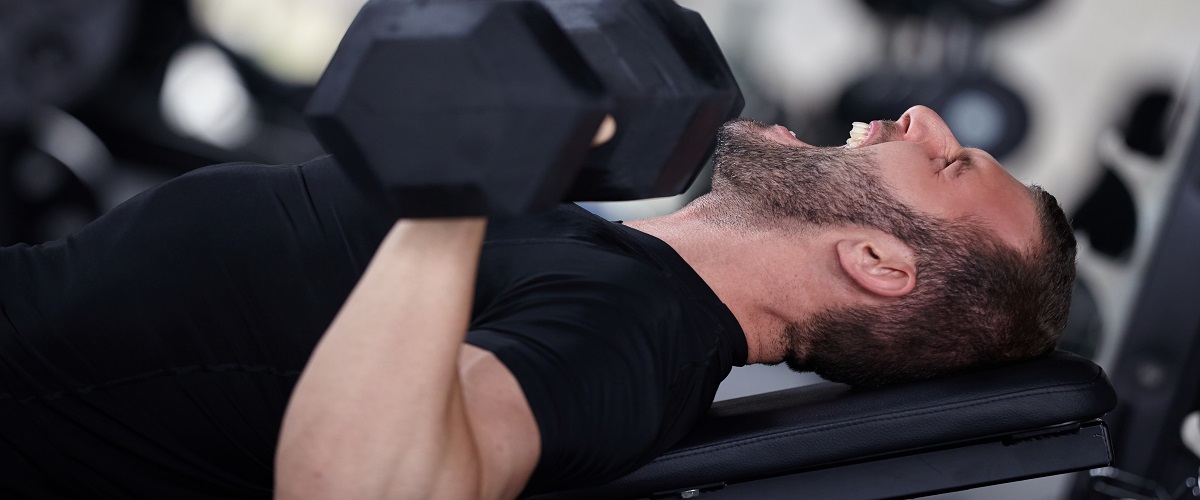 5 erreurs communes que font les gars en musculation