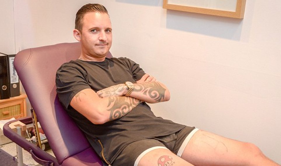Son tatouage était tellement monstrueux que sa blonde l’a laissé