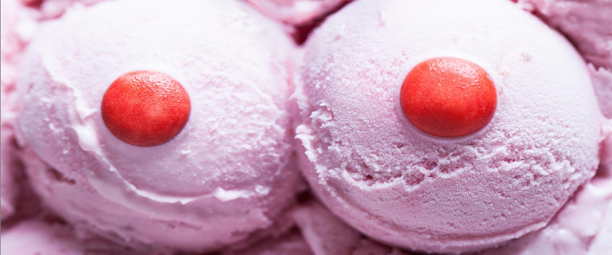 5 choses à ne JAMAIS dire à une femme qui a de gros seins