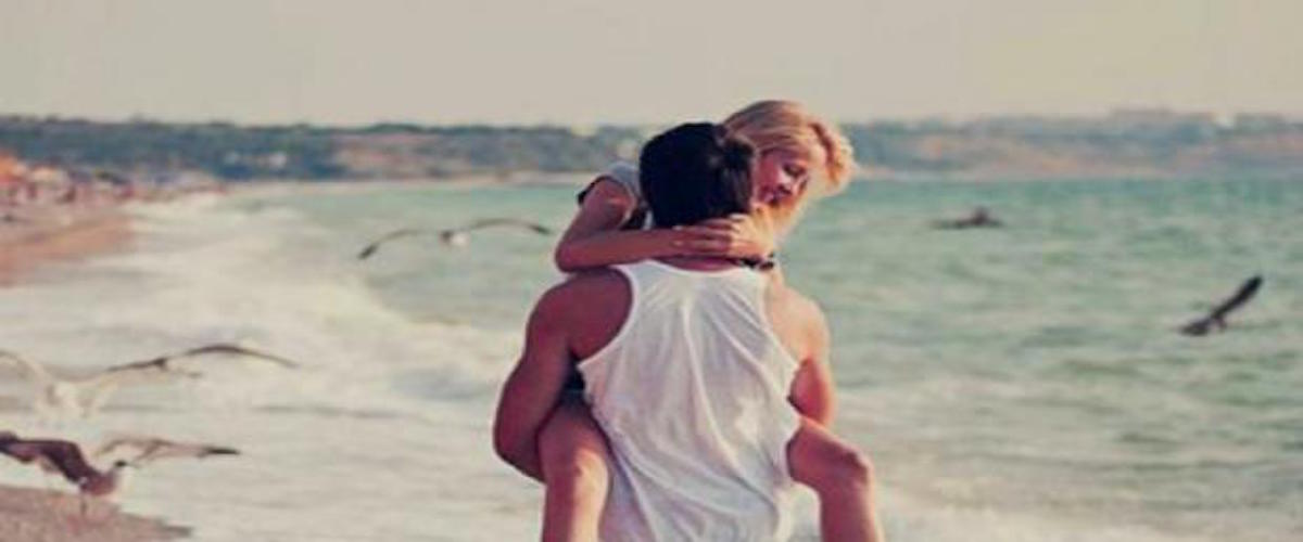 6 raisons pour lesquelles les couples heureux font des choses vraiment ÉTRANGES
