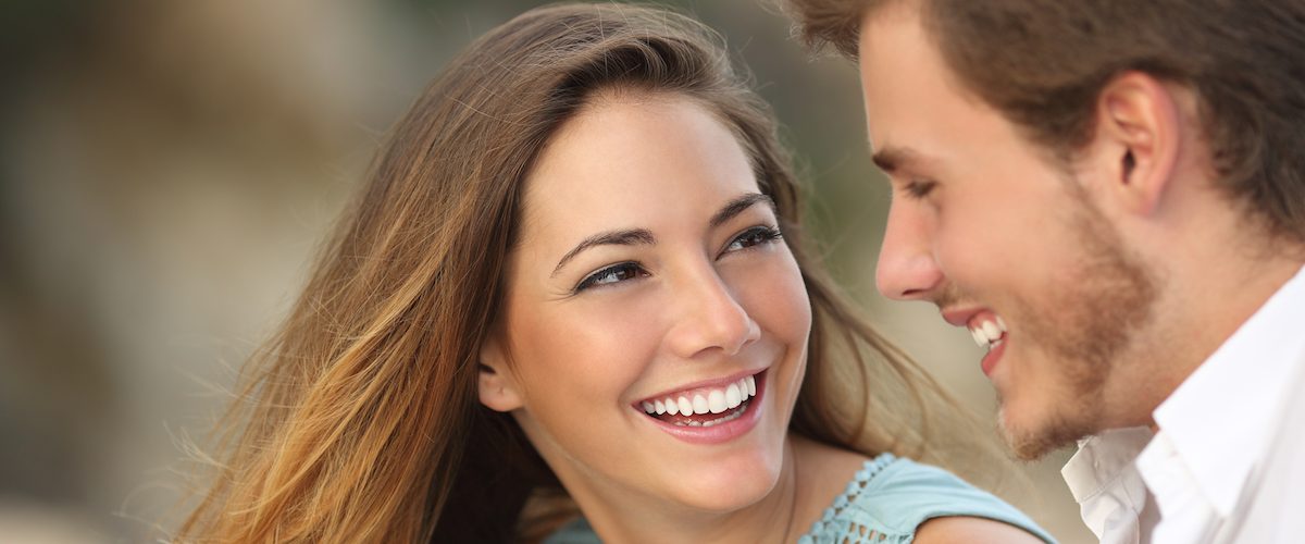 7 signes qui t’indiquent qu’elle aimerait que tu la «cruises»