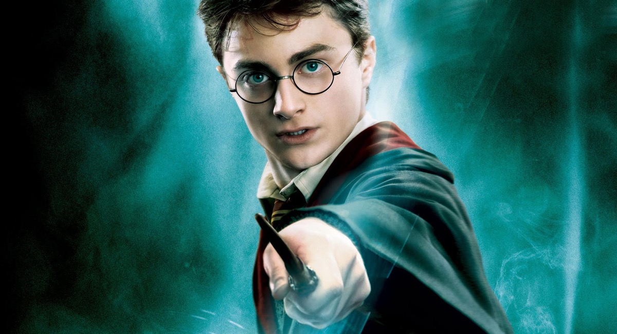 Cette fille va coucher avec vous plusieurs fois si vous lui payez le billet pour ce parc Harry Potter