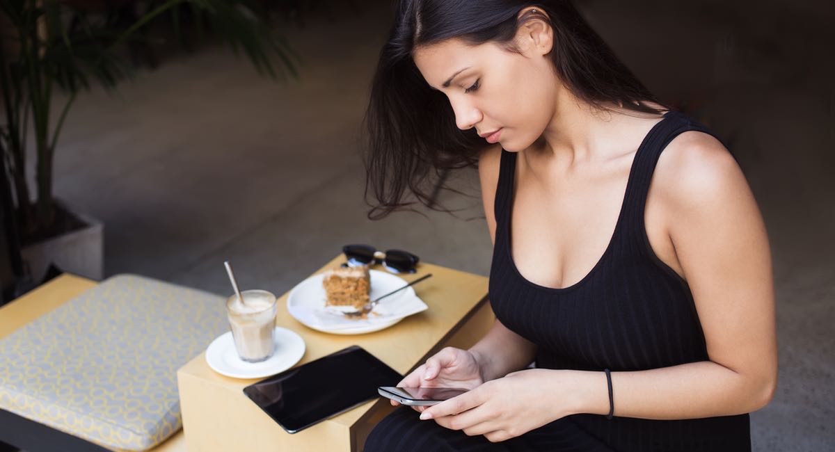 Si vous faites CECI en textant n’importe quelle fille, elle n’aura plus aucune confiance en vous