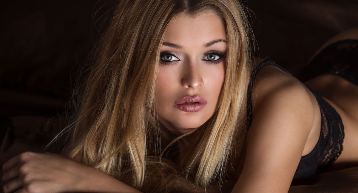 Sexe : 9 choses que votre blonde est vraiment tannée que vous lui demandiez