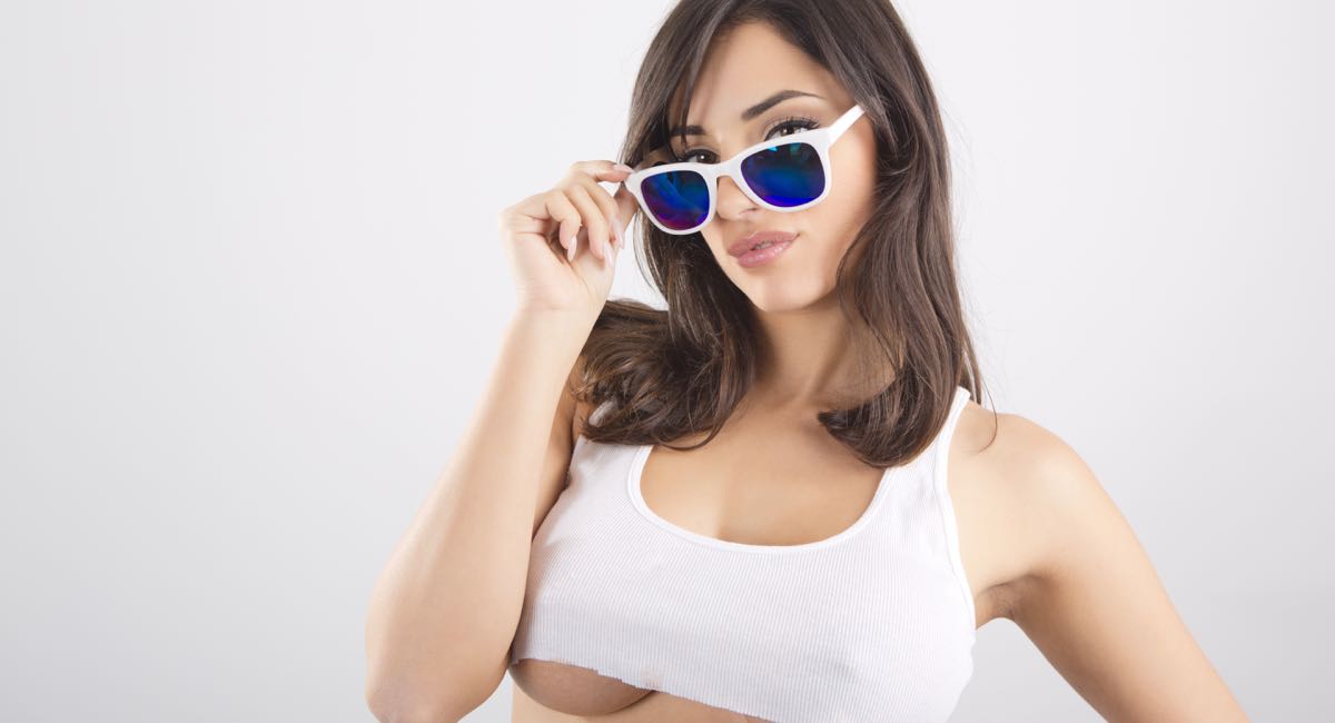 Cette fille a passé une journée complète sans soutien-gorge et voici ce qui est arrivé
