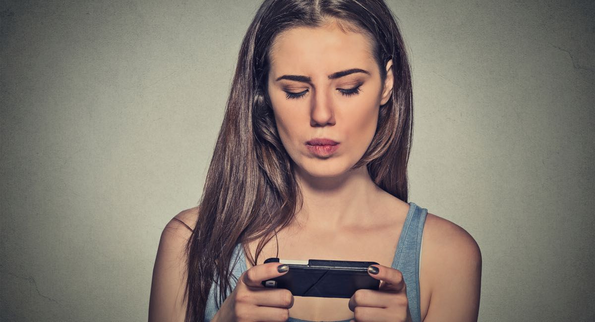 Il refuse de répondre aux textos de son ex. Grave erreur! Il réalise que c’est une maudite folle!