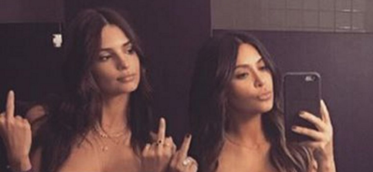 Kim Kardashian et Emily Ratajkowski font un selfie les SEINS complètement NUS! WOW!