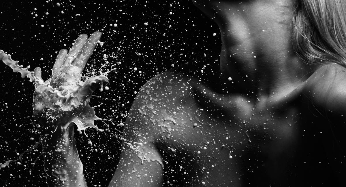 Voici ce qu'elle doit endurer quand tu viens sur ses seins