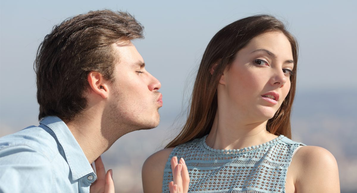 Ces femmes révèlent les manières les plus bizarres qu’un homme les a approchées
