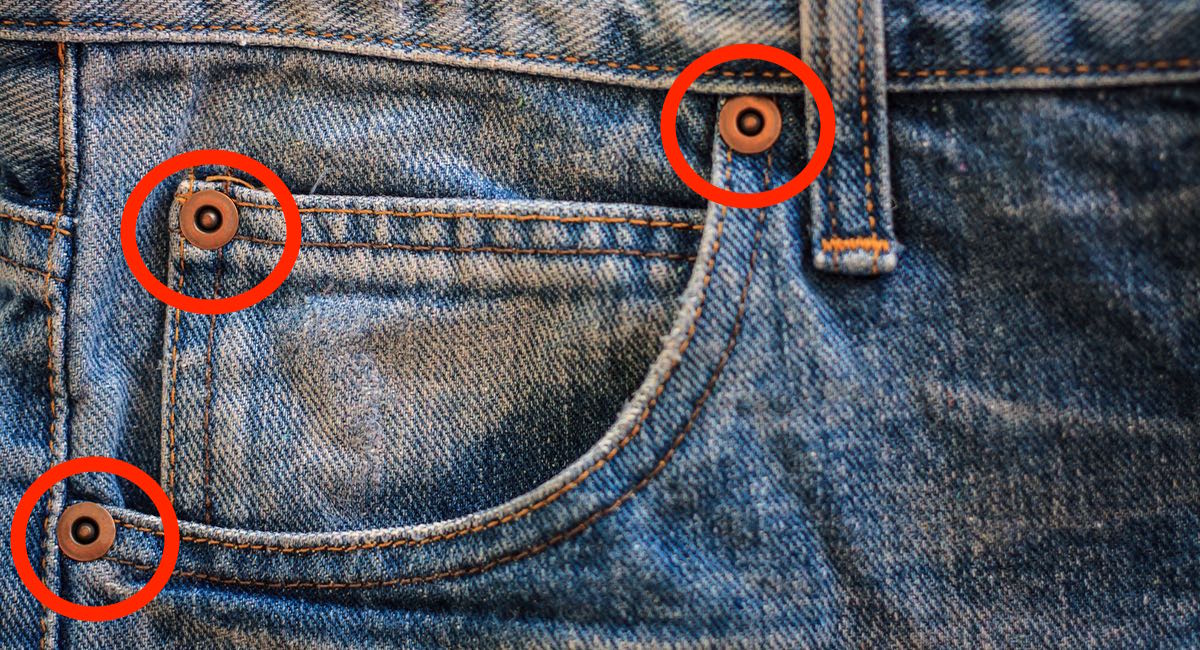 Enfin! On sait à quoi servent les « ronds en métal » sur les jeans!