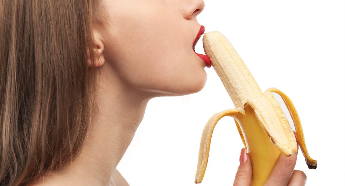 Voici comment elle peut avoir l’orgasme de sa vie en te suçant à pleine bouche