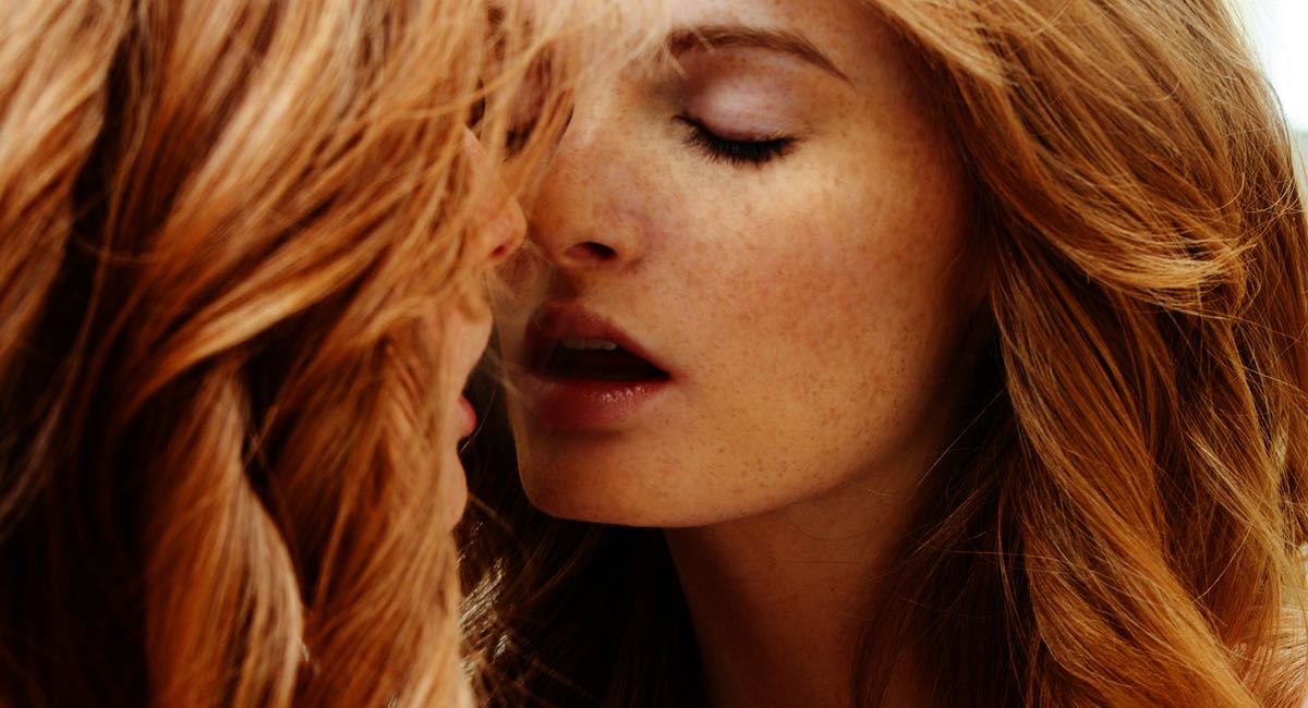Voici pourquoi les rousses perdent leur virginité plus tard dans leur vie que les blondes