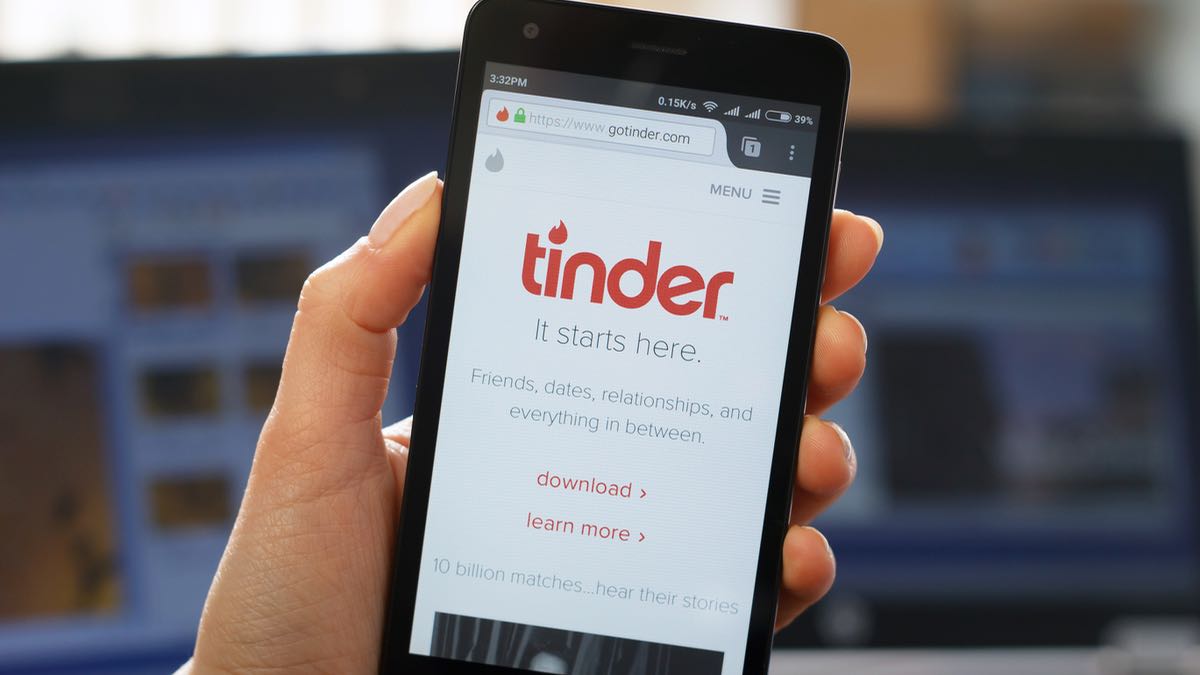 Tinder: si vous avez ce genre de photo de profil, les filles vont vous sauter dessus, selon le PDG de Tinder
