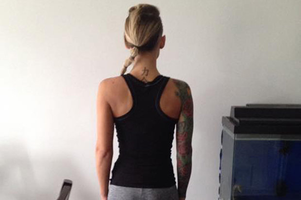 Ses seins jugés trop gros, on lui demande de se couvrir au gym où elle s'entraine