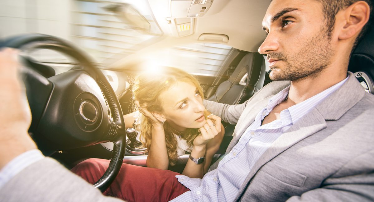 7 trucs magiques pour recevoir la meilleure fellation de ta vie dans une voiture
