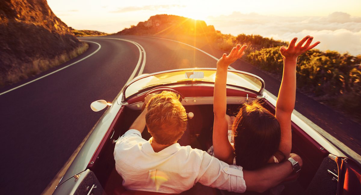 28 signes qu’elle est celle avec qui tu devrais partir en road trip cet été