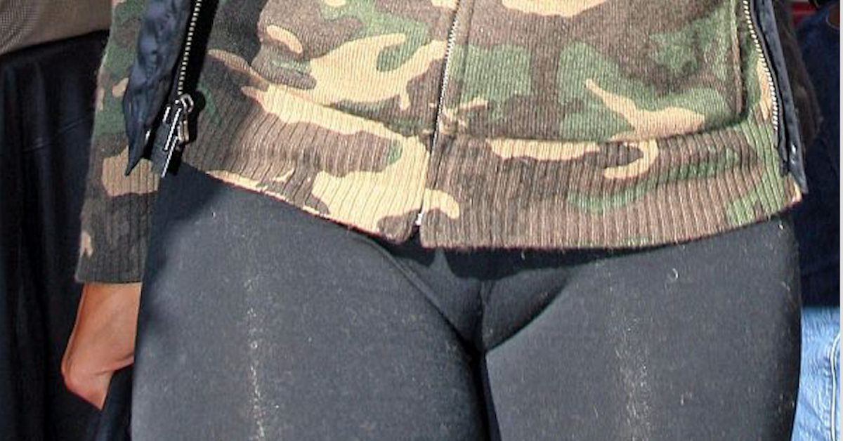 Cette star dévoile son «CAMEL TOE» épique! (Et on voit même son clit)!