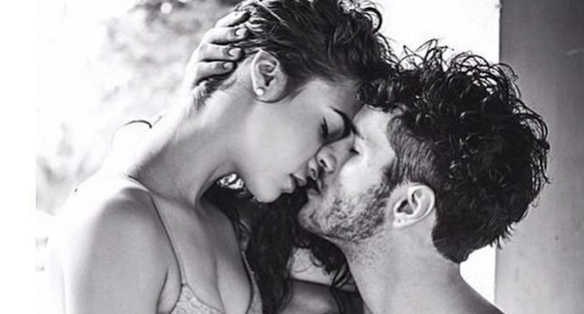 8 gars dévoilent ce qu’ils ressentent quand ils pénètrent leur blonde et qu’elle jouit en même temps