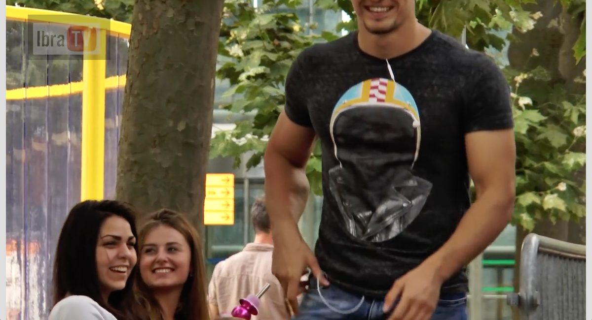 Voici comment attirer l’attention de n’importe quelle fille dans la rue