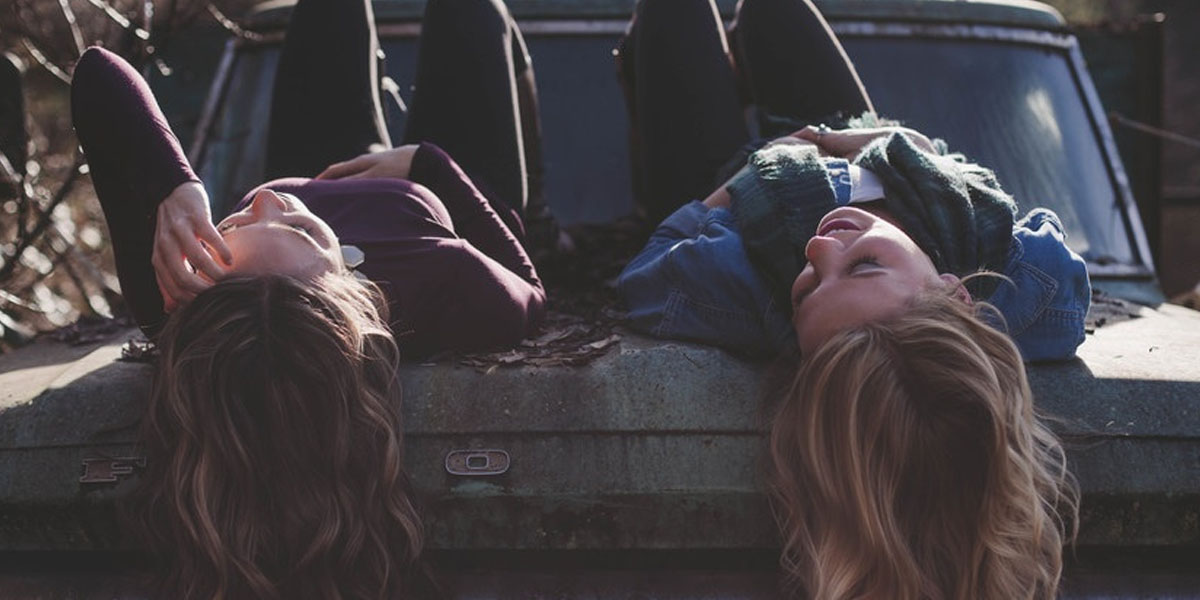 3 phrases à ne JAMAIS dire à la sœur de ta blonde